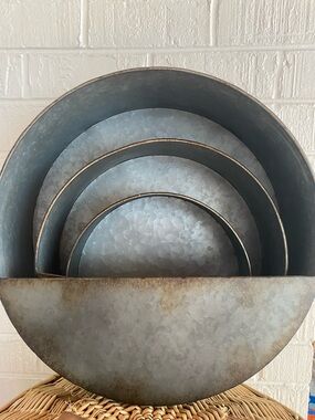 Set of 3 Round Galvanized Metal Wall Baskets - Succulent Planters Like New!